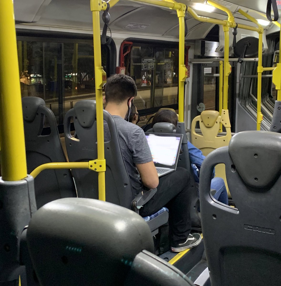 bTrigo's tweet image. Quinta-feira, 20:32
Pq estamos tão ansiosos e cansados