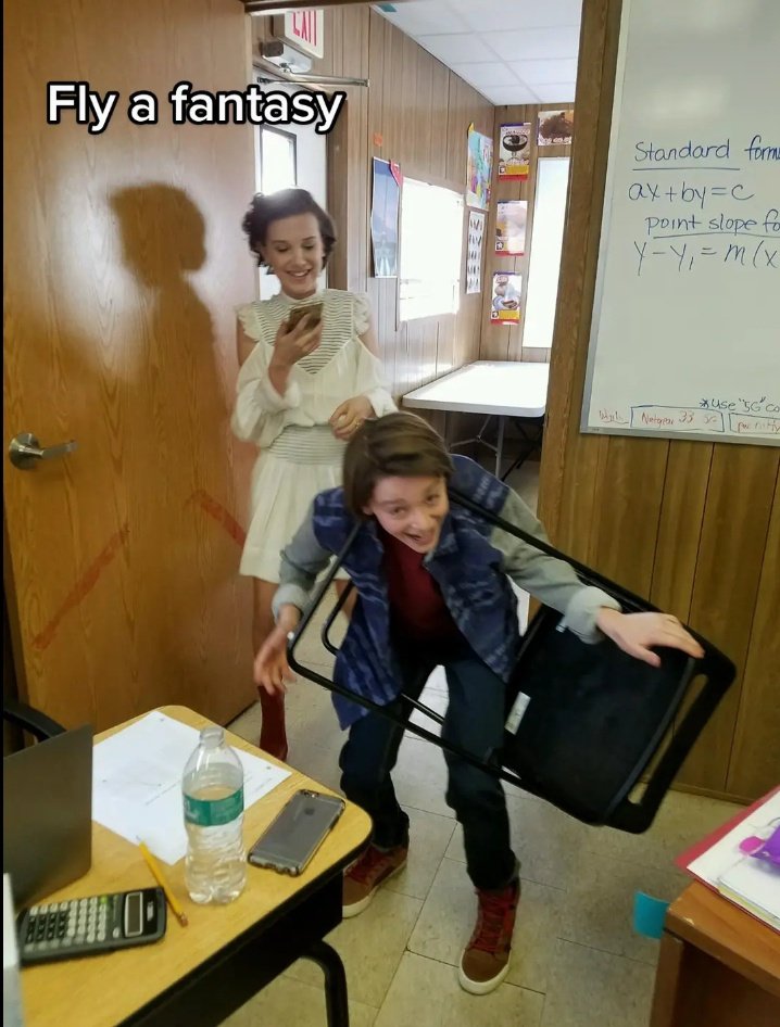 dailyfilaleb's tweet photo. 📸 • Noah Schnapp postou em seu TikTok fotos de gravações de várias temporadas de Stranger Things

O tamaninho 😭

[2/4] https://t.co/Yqz45Q9Fcl