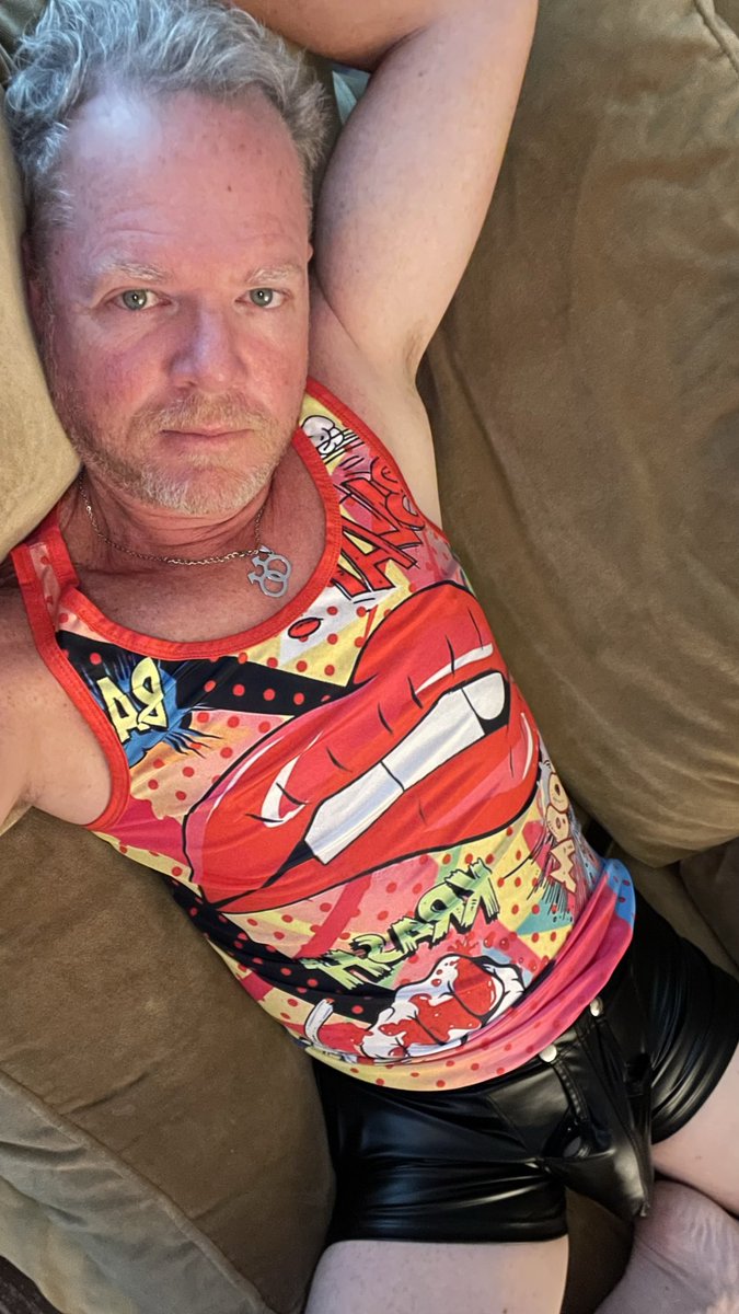 McKraeGame's tweet photo. Thank goodness for Twitter!! If you wanna see my other Twitter it’s @RobMcKrae. Much more colorful. The second picture is what got me thrown in jail today. The third got me a week. They’re so ridiculous!! There’s bare ass pics all over Facebook!! https://t.co/6pRp0fVWPJ