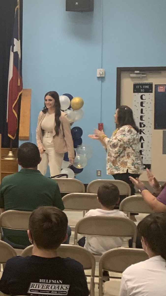 CajunJBD's tweet photo. Join me in welcoming @ShelbySmithHISD as the new principal @HarvardSchool.
And a HUGE thank you to retiring principal Laura Alaniz. You will be missed! @AmyPoerschke @SSaenzPhillips @denisewatts75 @HoustonISD https://t.co/CneGmaTZ8R