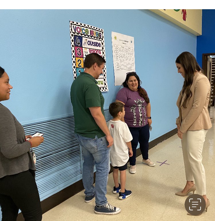 CajunJBD's tweet photo. Join me in welcoming @ShelbySmithHISD as the new principal @HarvardSchool.
And a HUGE thank you to retiring principal Laura Alaniz. You will be missed! @AmyPoerschke @SSaenzPhillips @denisewatts75 @HoustonISD https://t.co/CneGmaTZ8R