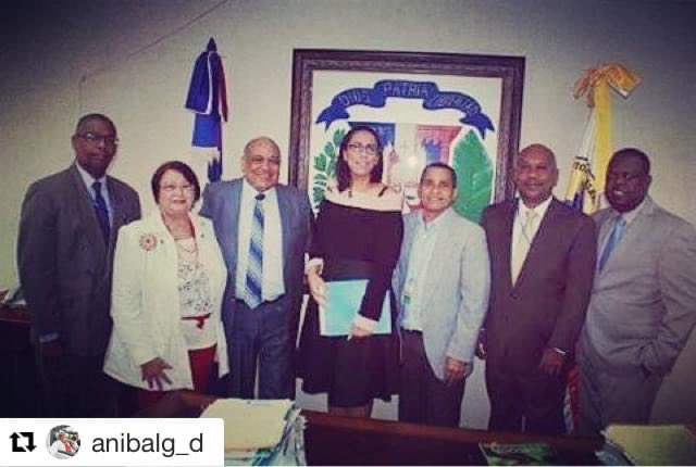 leuddy's tweet photo. Por ahí por el 2016, hablando de cooperativas mineras, en especial la cooperativa de Yeso de Neyba! 
@AnibalGarciaRD 
@SusanaGautreau 
@IDECOOP_RD https://t.co/lJKeJ7Qjxx