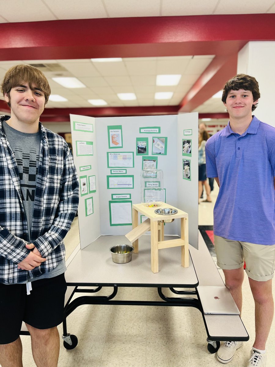 aberrong's tweet photo. Loved seeing the creative projects the Waukesha South Engineering Academy students presented tonight. #waukeshasouth #engineering https://t.co/GxvX0xzsOB