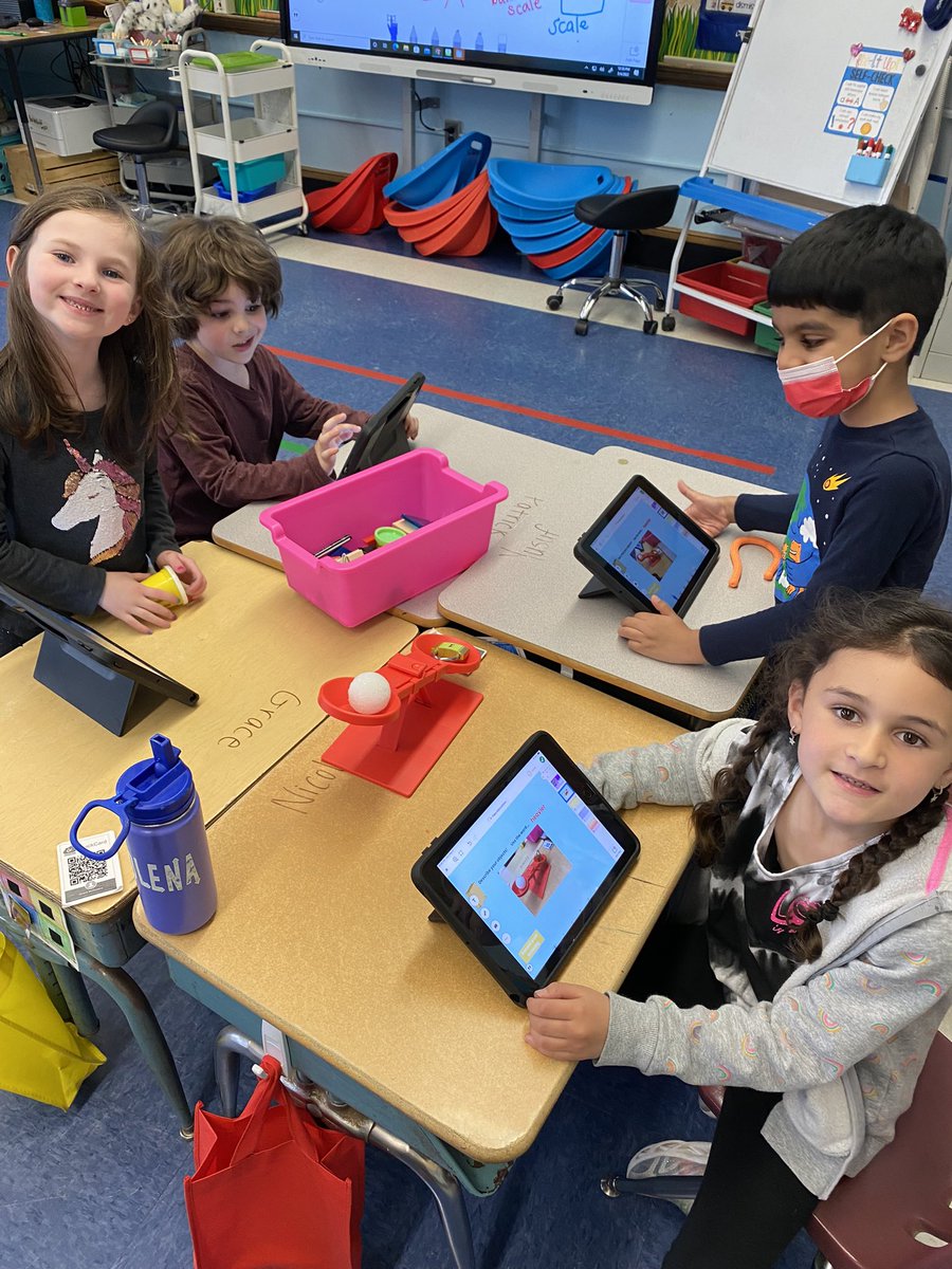 deemartellucci's tweet photo. Amazing kinder mathematicians learning all about measurement during math workshop! Using Seesaw to record our thinking! @Seesaw @bethbarbakoff https://t.co/ULRA27PtOw