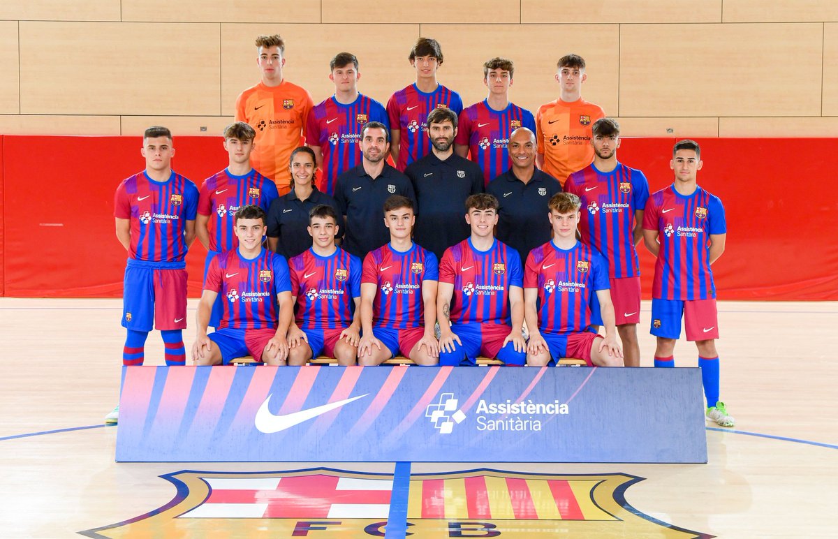 entorno5x5's tweet photo. 🏆 Copa de España Juvenil 🇪🇦
🗞️ El @FCBfutbolsala #Juvenil 💙❤️ llega como Campeón 🥇 de División de Honor Grupo 3 🇪🇦. ¡Mucha suerte! 💪🏻
➡️ #PLopez, #JCañizares, #PSalas, #ATapias, #RGomez, @marti_antolin, @puchyy11_, @_pooolcg_, @marcpaterna10, @muineloo_ y etiquetados... ↙️ https://t.co/OVEWguEANn