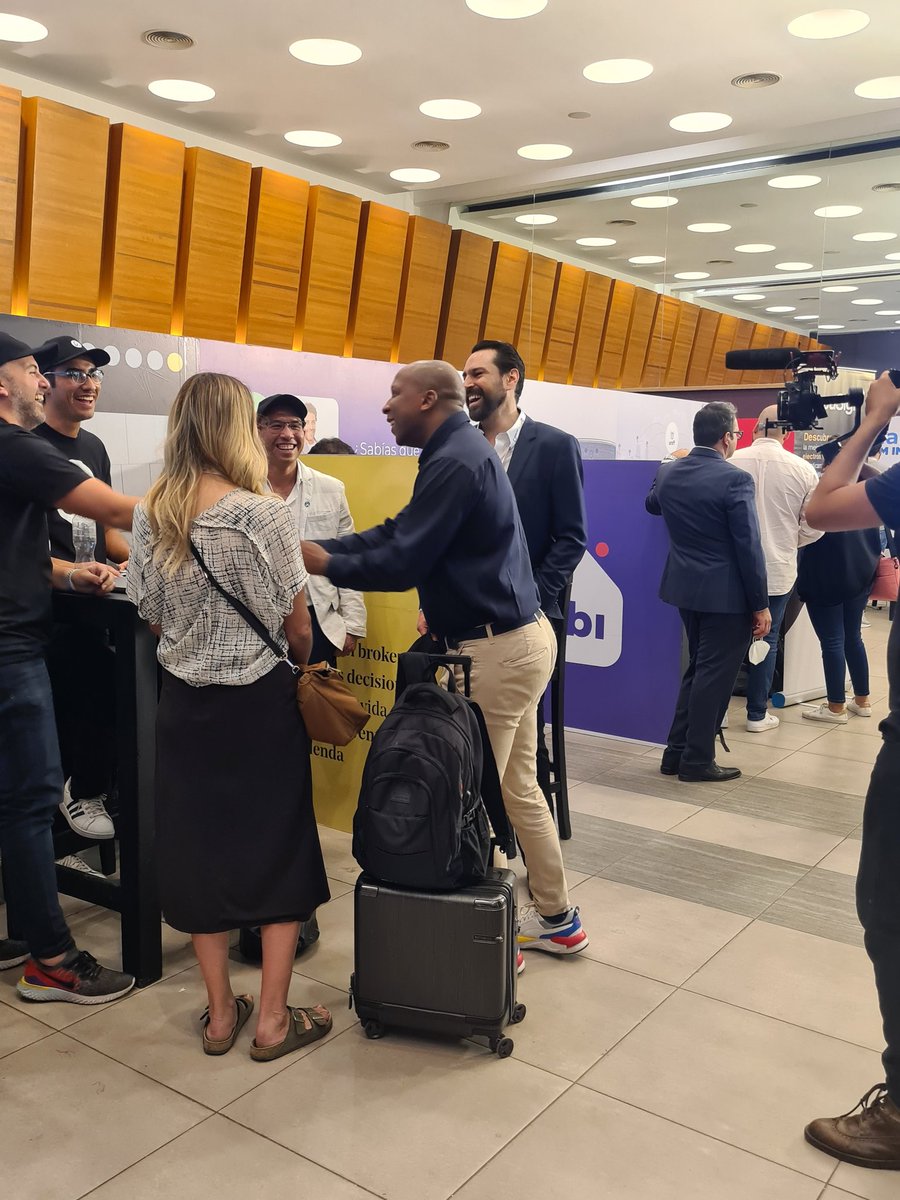 rosasglo's tweet photo. ¡Hoy desde @ProptechLatam! #Panel: Un nuevo #realestate de cara al servicio y los consumidores con la participación de @Kgoudiaby CEO de #Neximo cc @ahorropopular https://t.co/rSaCgURw3s