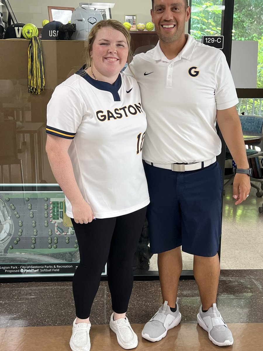 TessaHu37891803's tweet photo. Excited to announce my commitment to Gaston College! So excited to be a Rhino!! @GCRhinosSB @TeamNC_Kiser @NL_softball https://t.co/qE0tiuyk9N