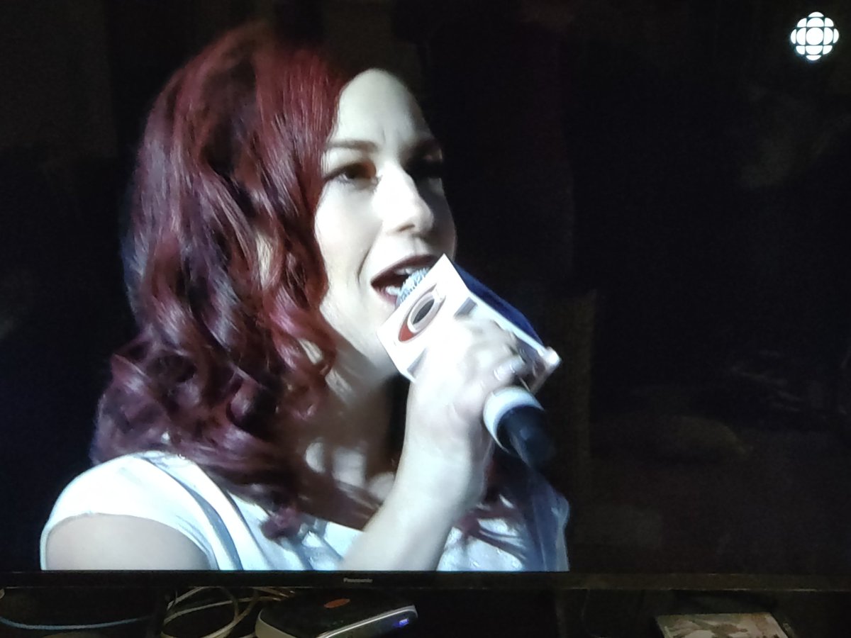 mrdeeds72's tweet photo. Gotta love when the American sings the old version of Oh Canada. #AllThySonsCommand https://t.co/jFBoBCuwsg