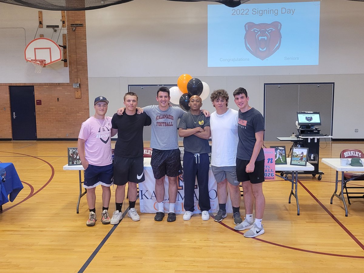 So proud of these 2 young men I can't wait to see you boys tearing it up on Saturdays. Thank you for everything you have done for this program <a href="/maurice_zach7/">Zach Maurice</a> &amp; <a href="/Ben_Maurice10/">Ben Maurice</a> <a href="/KzooFootball/">Kalamazoo College Football</a> got themselves two amazing players and people GO BEARS!!!!