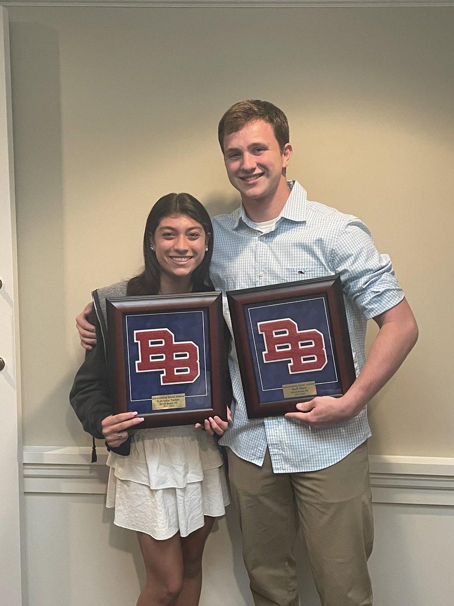 Congrats to senior captain Gabby Tucker on receiving the most outstanding female athlete and to Mark Short for outstanding male athlete at tonight’s senior athletic banquet. <a href="/gabtucker1/">gabby tucker</a> @MvilleWBB <a href="/lohudhoopsmbd/">lohudhoopsmbd</a> <a href="/BlindBrookHS/">Blind Brook High School</a> <a href="/BlindBrookUFSD/">Blind Brook UFSD</a>