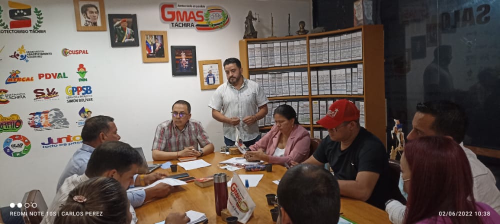 BermudezJoseA's tweet photo. #02Junio Mesa de Trabajo con los Directores Estadales de los organismos que integran la Gran Misión AgroVenezuela, estableciendo los mecanismos para el trabajo articulado en pro los productores de nuestro estado 
@FreddyBernal 
@tachira_gmas 
@UEMPPATachira https://t.co/2fBDdAY5Au