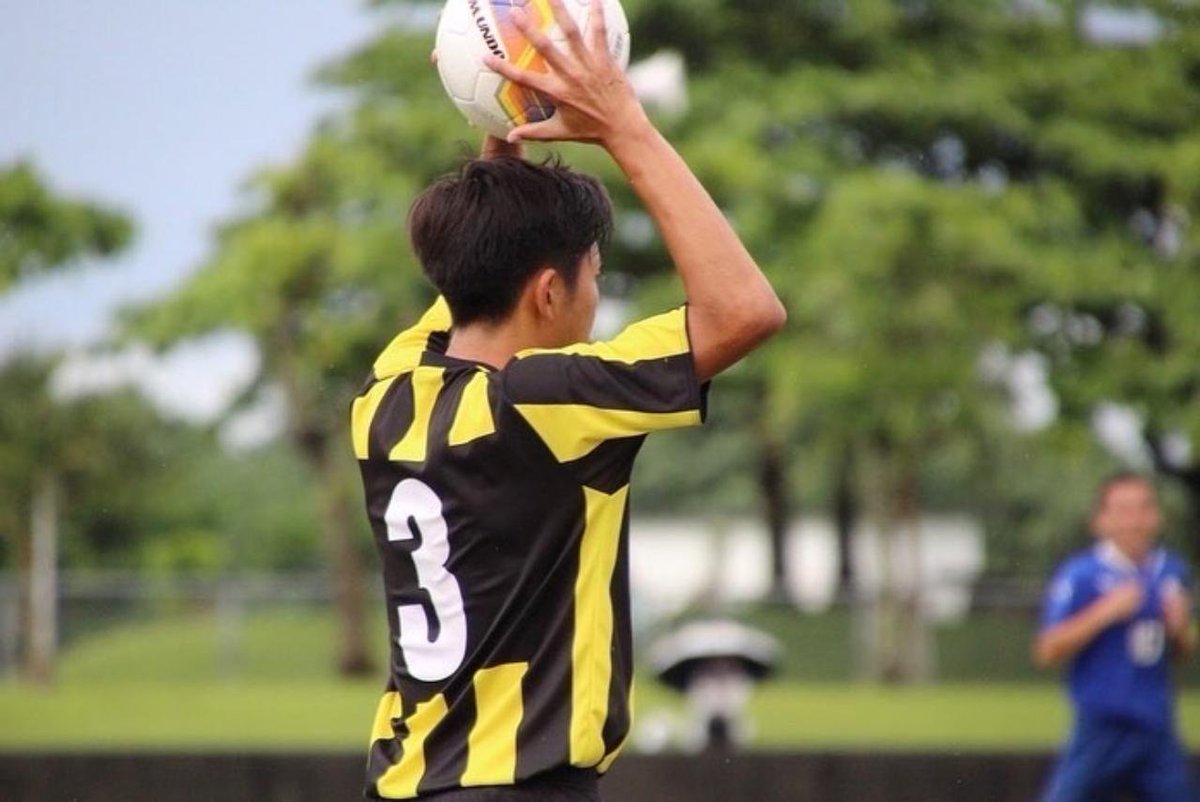 SFIDAs's tweet photo. 【高校総体2022沖縄県予選】

sfidaのユニフォームを纏う #名護高校 がベスト4進出！
本日決勝進出をかけて、準決勝vs那覇西高校戦に挑みます🔥

sfidaは名護高校の挑戦を全力で応援しています📣

#sfida #インターハイ #高校サッカー https://t.co/BwaJivzHSk