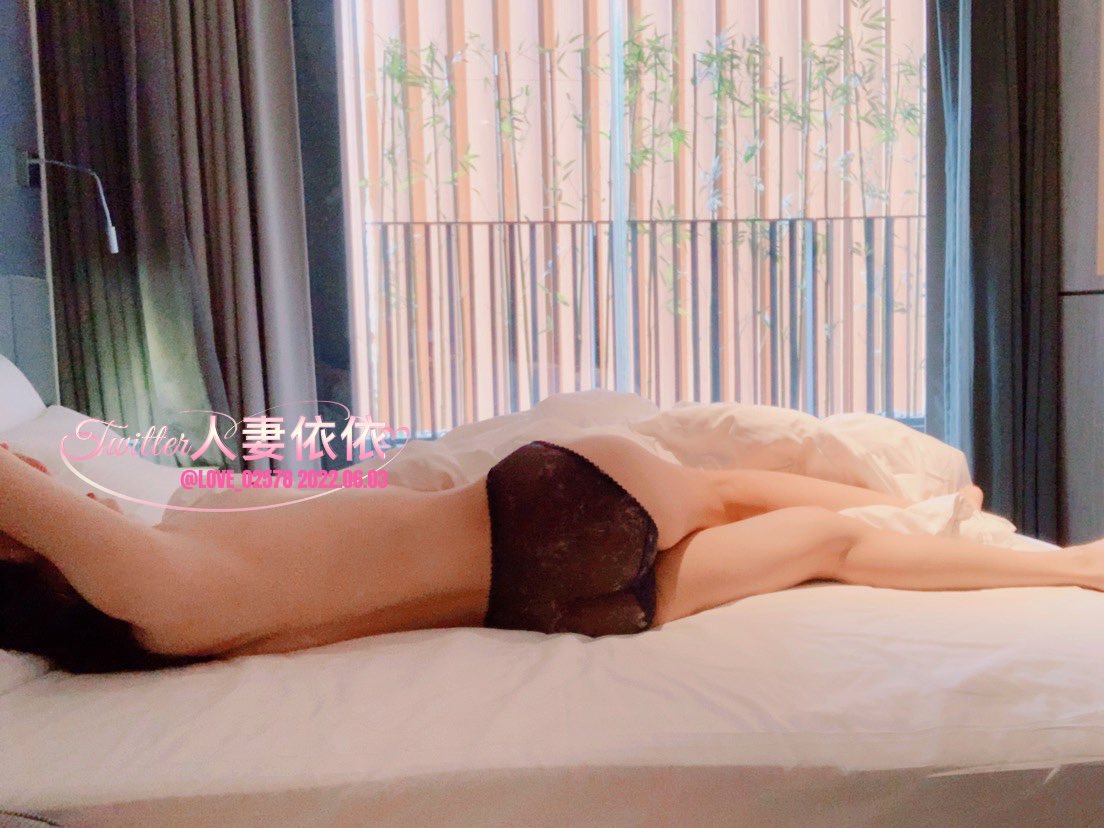 當我壓力大時
多麼的希望男人是太陽
當我慾望高漲時
多麼的希望男人是太陽
當我裸體在床上時
多麼的希望男人是太陽
#因為我是多麼希望你就像陽光射在我身上~

完成 #老規則 達150人，我就把露點照PO在備用帳號👉@LOVE02578 所以有加此帳號的都可看到，而且記得加🔔才比較不會錯過任何推文❤️ https://t.co/FJmGNvglSu