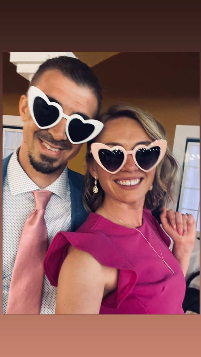 aliciahoff88's tweet photo. Celebrating the love between my sissy and her honey bear 🐻 
We may be miles apart but always together at heart 💗 🇺🇸✈️🇨🇭 https://t.co/N7myR5MSMP