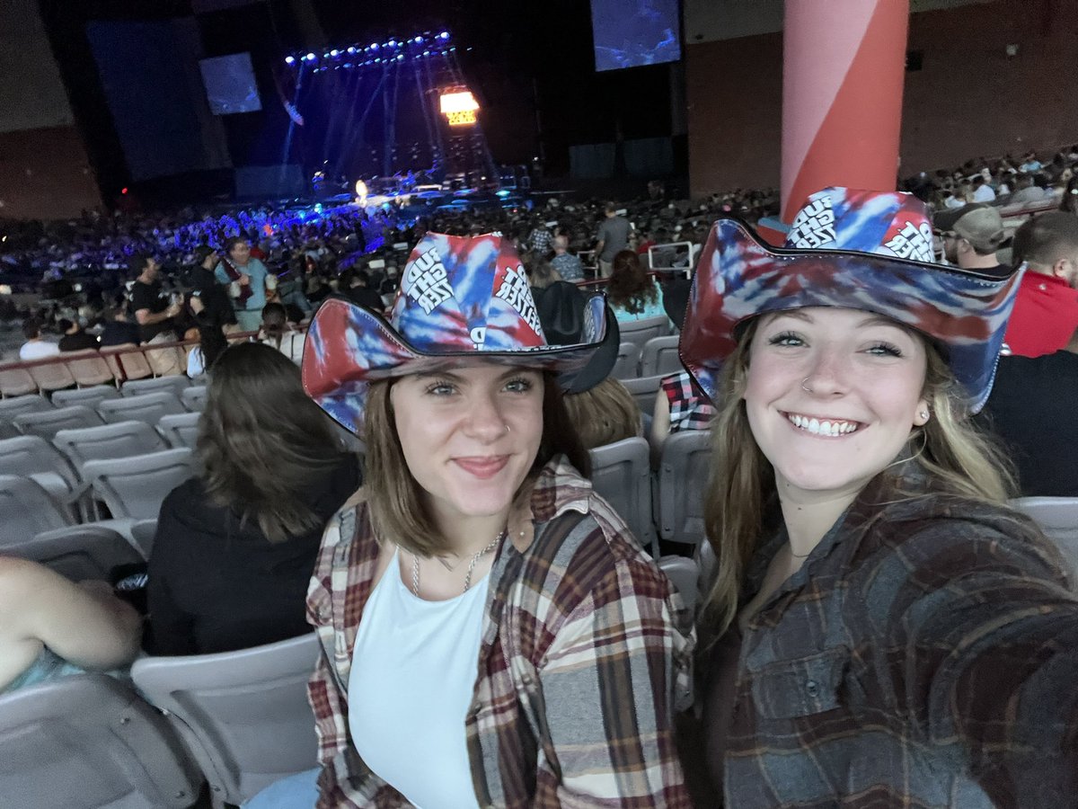 sdaverso's tweet photo. @_alexandrakay Does this count as a selfie with you??? @XfinityCenter https://t.co/X6z3uKJ8dr