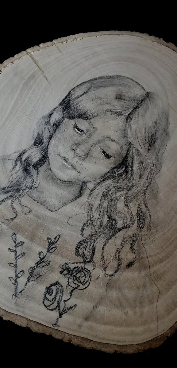 TibantaVictor's tweet photo. El arte no debe perder la ternura de existir. 

Retrato niña
Lapiz sobre papel
2022
#marigrilla #Paper #drawing #drawtw #ArtistOnTwitter #ArtsOfAshes #love https://t.co/0m5NeVR5SE