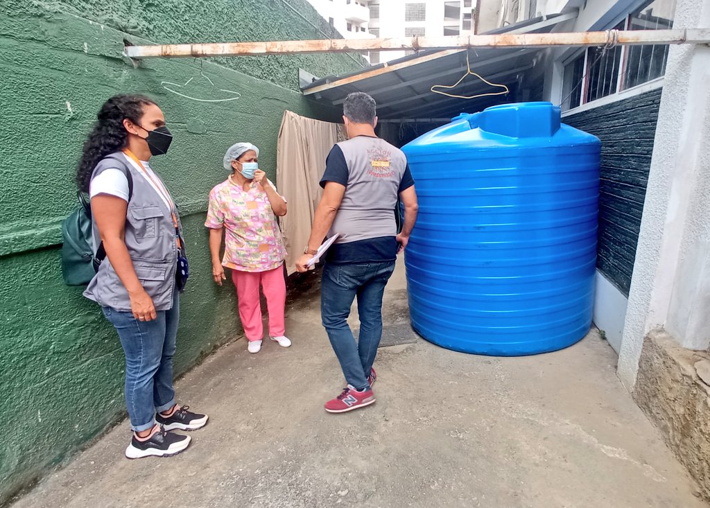 conviteac's tweet photo. Este #2Jun visitamos más de 25 entidades de atención a personas mayores ubicados en la gran Caracas para verificar el funcionamiento de los tanques, bombas de agua, refrigeradores y colchones entregados bajo el programa #AgeHumProject.🇻🇪 https://t.co/8WfrDWjrbw