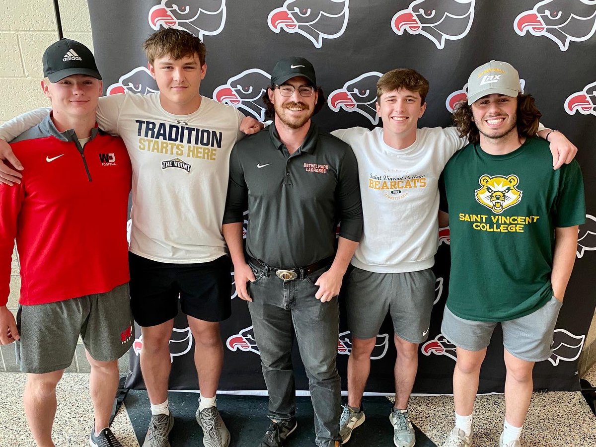 bpsdinfo's tweet photo. Earlier today, in a reception held at the high school, the Bethel Park athletic department held its 13th annual celebration for graduating student-athletes. Black Hawk athletes will soon be competing for teams all over the country. https://t.co/7z80KlRM5G