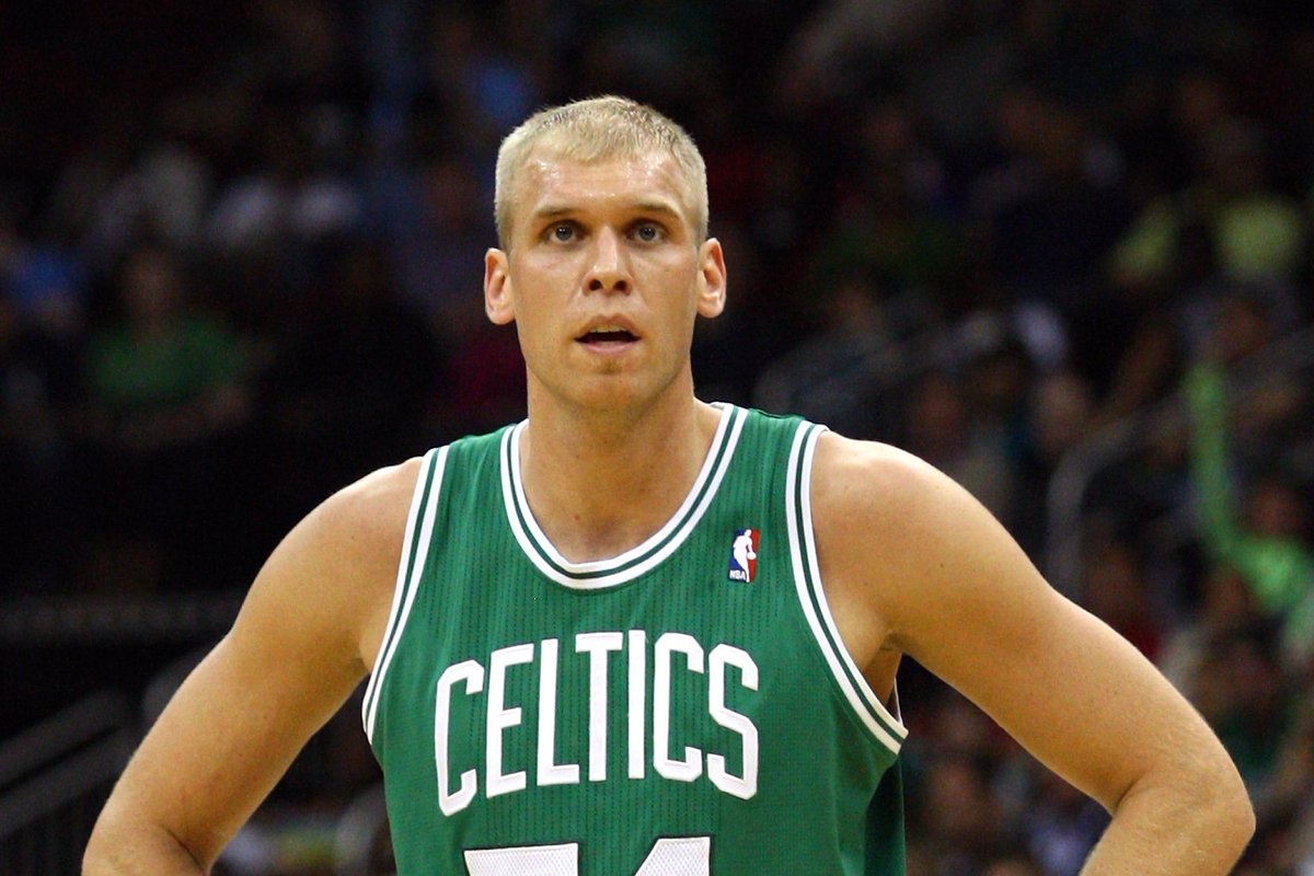 ConorRyan_93's tweet photo. Boston has to bring out the big guns for Game 3: https://t.co/y6VzC0I4Td