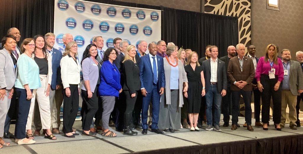 Our Climate Mayors Leadership Forum has come to a close: Great conversations with our federal partners, fellow mayors, and sponsors about IIJA, green jobs, and shared experiences!
#ClimateMayorsForum #ClimateMayors <a href="/houmayor/">Houston Mayor's Office</a>