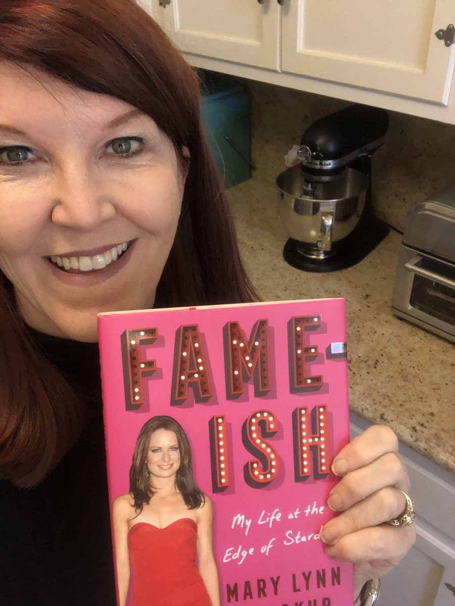 KateFlannery's tweet photo. My very famous friend @MaryLynnRajskub wrote a very funny book called #fameish โค๏ธ Buy it on Amazon or wherever you get your books! https://t.co/Hrz9DvTehN https://t.co/BzdmEQAKRZ