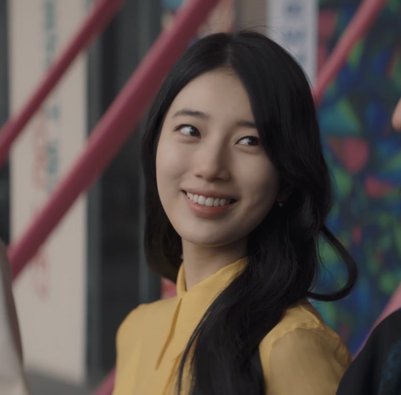 suzyspics's tweet photo. she is SO gorgeous https://t.co/4irDoJ51au