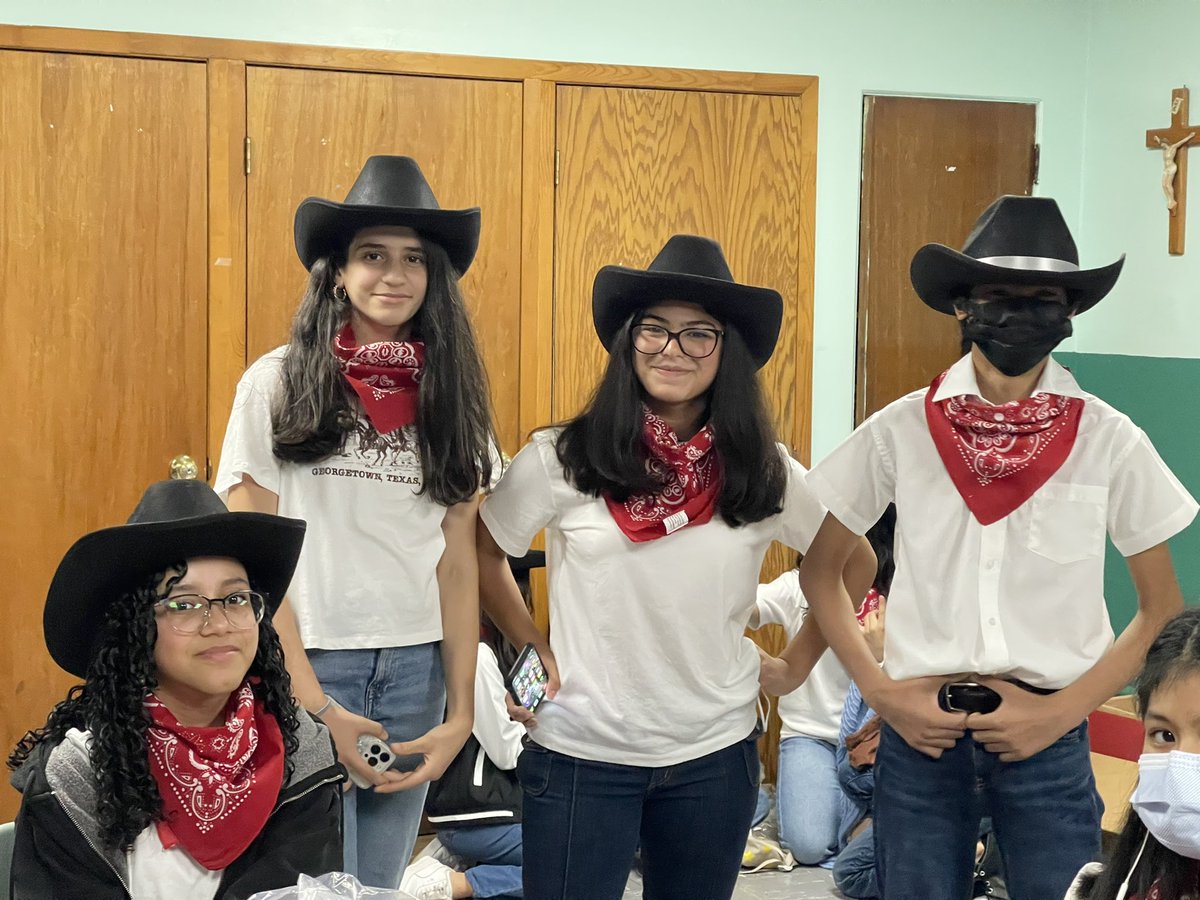 SacaMrs's tweet photo. #saca #springconcert #lovemykids So proud of this group! They did a great job, in a short amount of time, and with enthusiasm! 7th grade is the best! https://t.co/WJVKFnhe2P