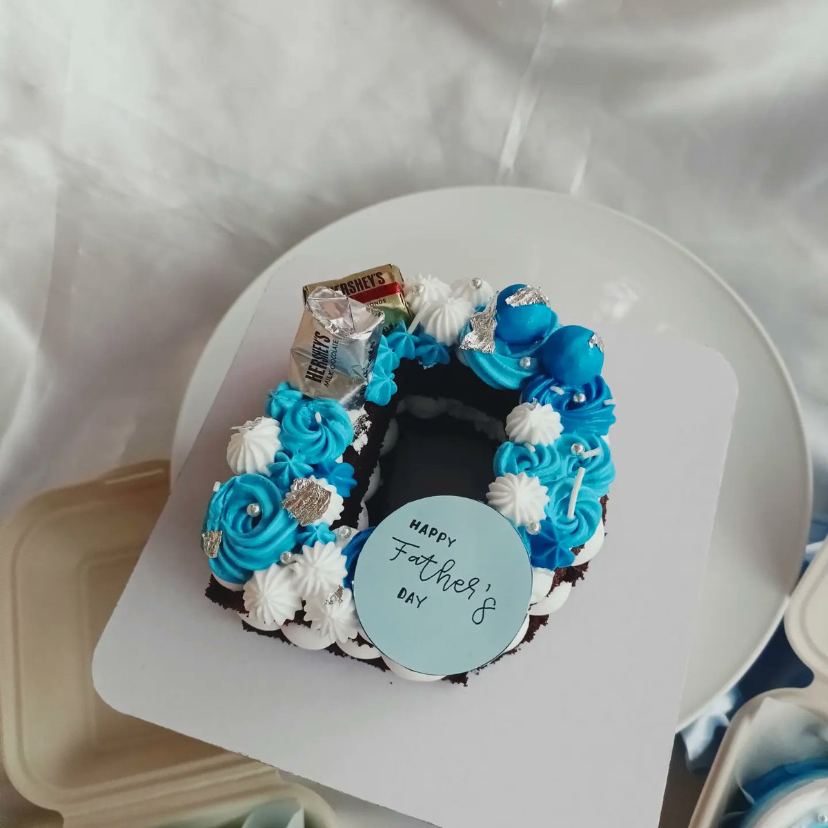 FlavoryBlends's tweet photo. A simple appreciation for our Dad's hardwork, sacrifices on their special day, will surely appreciate and love it. So why not treat your BEST DAD with a cake!
#minimalistcake #cakesph #bentocakes #minimalistcake #fathersdaygift #fathersdaycake #fathersdaycake #cakesfordad https://t.co/G6AoZvZ1BS