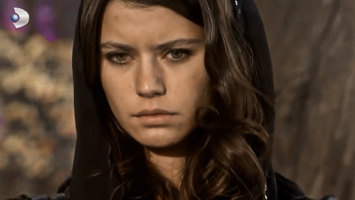 narveged's tweet photo. 『 #bihterziyagil ﾒ #BerenSaat 』
sen hiç görmedin
sonu baştan yazılmış
Bitti, bitti, bitti . . . . 🥀🚬 https://t.co/RilZ8V07lo