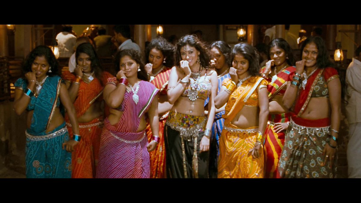 UltraXexyz's tweet photo. Kalakalappu (2012) "Ivalunga Imsai" song sequence https://t.co/kV6XLiXuKh