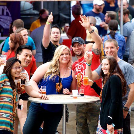 Raise your hand if you love Columbus in the Summer.🙋‍♀️☀🍻❤
#TBT #summervibes #columbusbeerfest #countdowntosummerbeerfest #ThrowbackThursday #columbusohio
