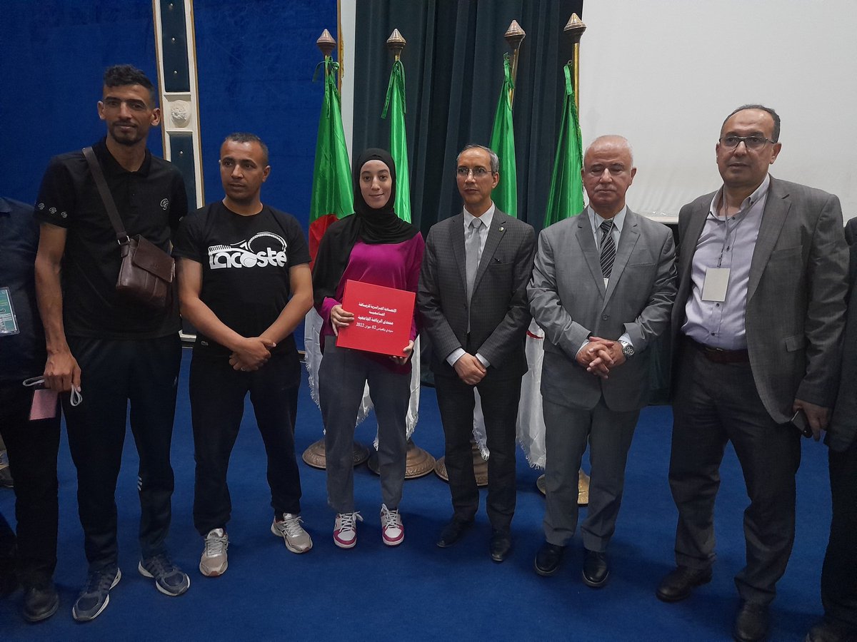 LwsuT's tweet photo. وفد رابطة تيارت مع مدير السابق لجامعة تيارت، و الحالي لجامعة بلعباس على هامش البطولة الوطنية الجمعية لتنس الطاولة و الشطرنج https://t.co/KjMegOCKXo