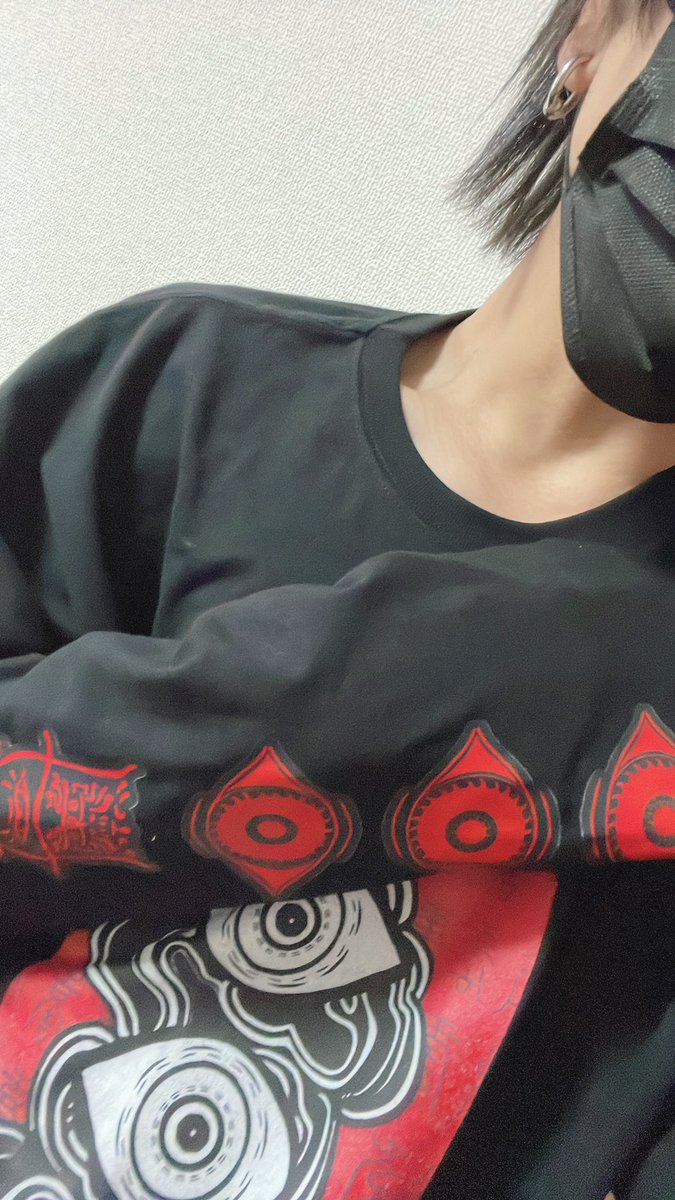 廣天さんのエモいロンTが届きました。
めめしぃハットを添えて。

オーバーサイズ感欲しくてXL買ったけど身長180あるワイでもいい感じにオーバーサイズ感あったのでまんまん満足

<a href="/ayakashixxx0v0/">妖装飾屋 廣天︎︎︎︎︎︎ 🪷</a>
<a href="/memeshe_tokyo/">MEMESHE</a>