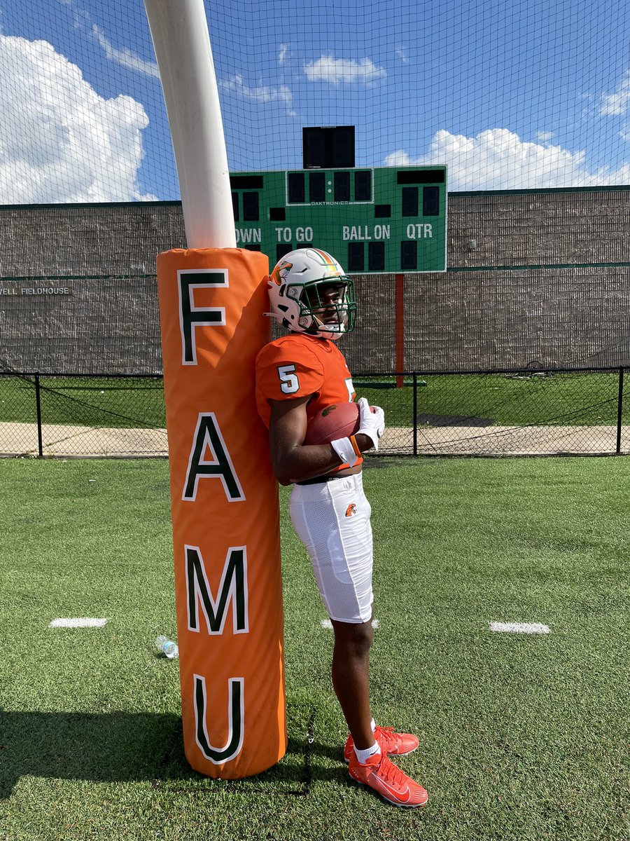 Had an amazing time today on the hill. Great atmosphere, thank you for the amounts of love shown🧡💚 <a href="/CoachJB_4/">Jelani Berassa</a> <a href="/HCWillieSimmons/">Coach Willie Simmons</a> <a href="/Coach2Bless/">Devin Rispress</a>  looking forward to coming back!!! #famuly 🐍