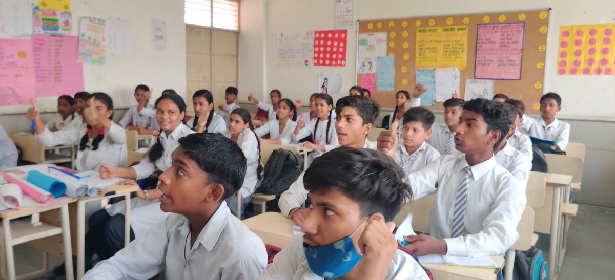 Dr. Mukesh Kumar (@drmukeshkumarg) on Twitter photo ये है <a href="/bhalswa_village/">SARVODAYA VIDYALAYA BHALSWA VILLAGE</a> के मिशन बुनियाद के बच्चे, जिनकी कोविड के कारण पढ़ाई नहीं हो पायी थी।
लेकिन आजकल ये टीचर के रोल में है। ये पढ़ते ही नहीं बल्कि पढ़ाते भी है। <a href="/PbpandeyB/">B P Pandey</a> <a href="/Dir_Education/">DIRECTORATE OF EDUCATION Delhi</a> <a href="/Reflectivediary/">Murari jha, PhD</a> ये है <a href="/bhalswa_village/">SARVODAYA VIDYALAYA BHALSWA VILLAGE</a> के मिशन बुनियाद के बच्चे, जिनकी कोविड के कारण पढ़ाई नहीं हो पायी थी।
लेकिन आजकल ये टीचर के रोल में है। ये पढ़ते ही नहीं बल्कि पढ़ाते भी है। <a href="/PbpandeyB/">B P Pandey</a> <a href="/Dir_Education/">DIRECTORATE OF EDUCATION Delhi</a> <a href="/Reflectivediary/">Murari jha, PhD</a>
