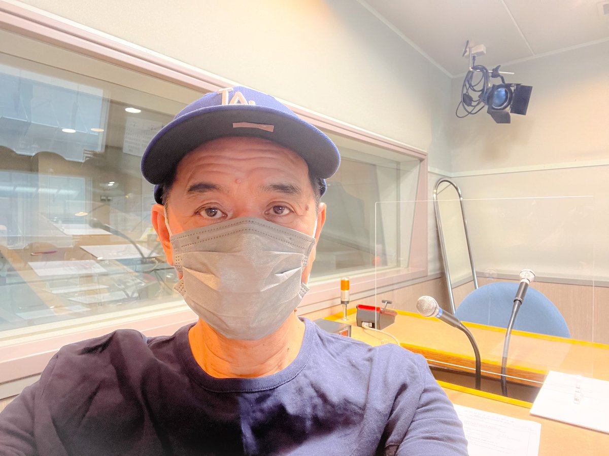 kazywatanabe's tweet photo. 本日6/3(金)27時頃からお送りしている弊社提供のラジオ日本ROCK RUSH RADIO内の「エアリズミックレディオ」MCは私、KAZY渡辺です。今夜はライムベリーの曲をお届けします。遅い時間ですが是非���聴きください。#ラジオ日本 #rrr #newera
radikoやストリーミングでも聴けます⬇️
https://t.co/CkLbM6Nqoo https://t.co/AGwO7O0yqX