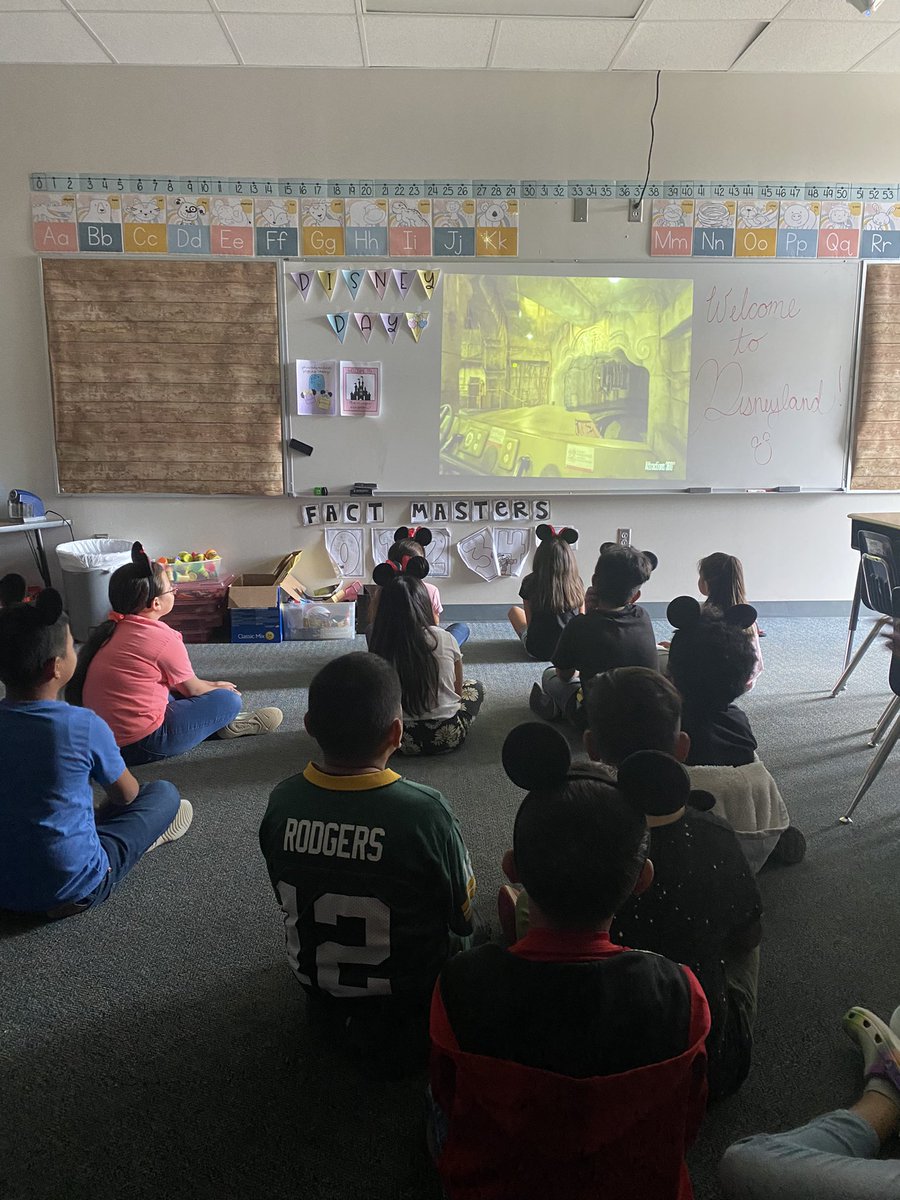 MrsGarciaMath's tweet photo. My class took a “field trip” to Disneyland today! They had so much fun. We read about Walt Disney, figured out what all we could buy with $100 and rode some virtual roller coasters! 10/10 recommend! @McMullanElem https://t.co/J1821WuG5T