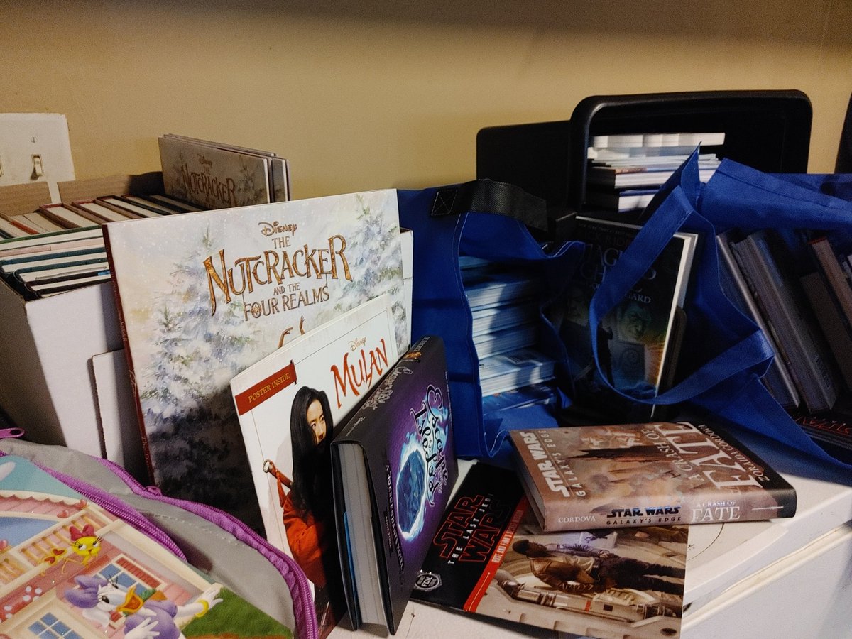 EffuahS's tweet photo. #FirstBookHaul &amp; actual 1st!
Thanks @FirstBook for adding to my classroom library! #Grateful.Looking fwd to connecting a book, theme,characters,&amp; various art forms in student creations,devised &amp; #ReadersTheatre.
#Interdisciplinary #BuildingEquitableSchools @ClassRmCentral partner https://t.co/098C5pCh4e