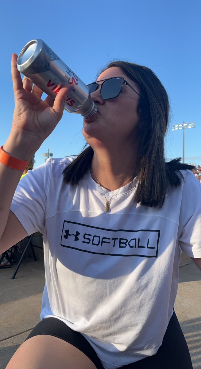 kasiebuck's tweet photo. #WCWSELFIE #OklahomaCITY #WCWS #WCWS2022 https://t.co/o7JagEehGo