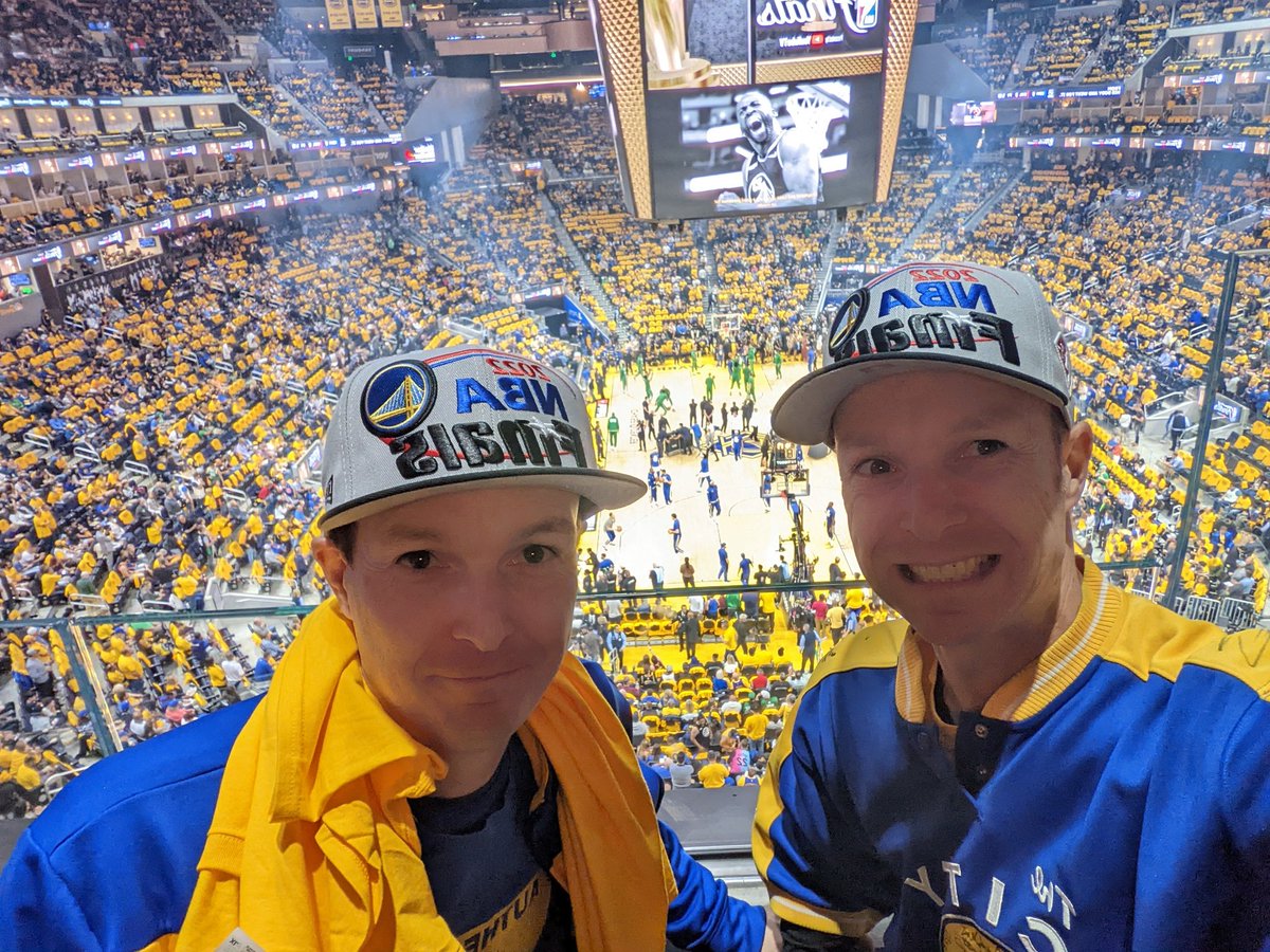 MrBarker718's tweet photo. #firstgameever #bandwagon #rootrootforthehometeam #dubnation #hashtag https://t.co/lkOPnHeLka