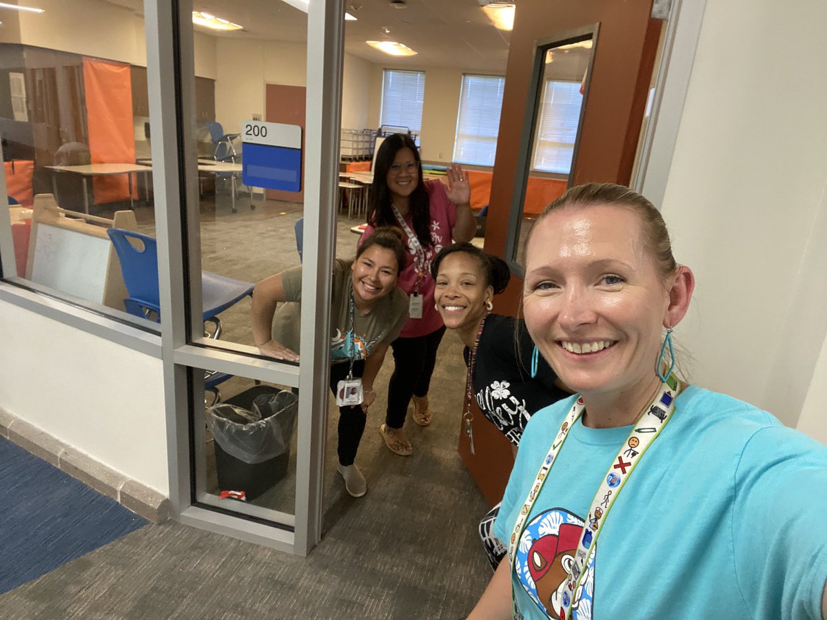 The Final Four!!! Why are we always the last to leave! Gonna miss ya! <a href="/FeliciaErvin3/">Felicia Ervin</a> #lastdaybittersweetness #jeschat