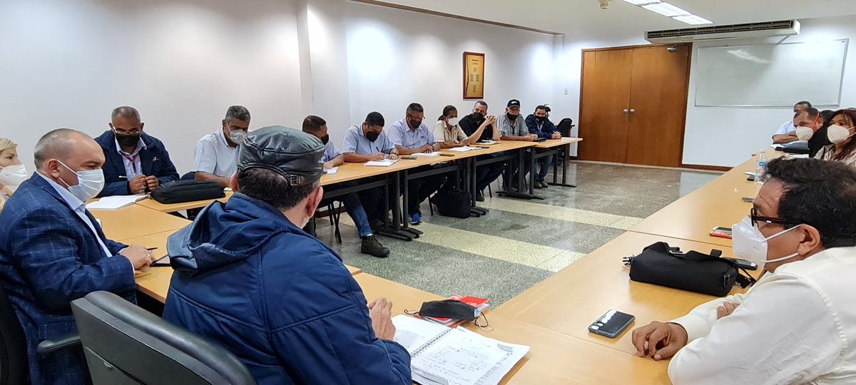 torrealbaf's tweet photo. Nos reunimos con la comisión negociadora de FETRATEL, conversando acerca de los avances de la negociación de la Convención Colectiva y los mecanismo para consolidar el trabajo, mantener y elevar el Sector de las Telecomunicaciones que sirven al Pueblo.

#VenezuelaComunal https://t.co/gJtDaGzubx