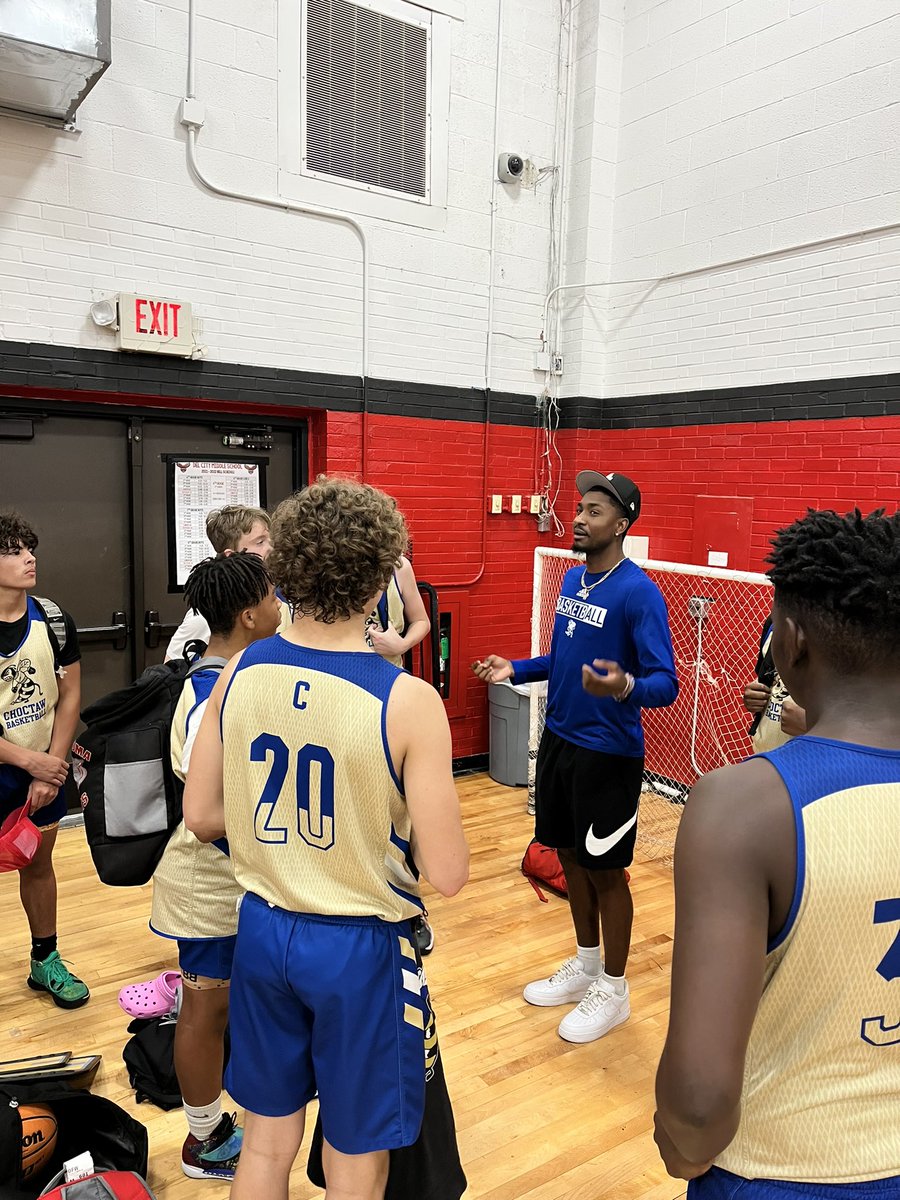 Coach @NunuGoneBad_ got up his first win coaching. He wants to coach when he’s done playing college ball and it’s obvious he has it in him. Loved having my guy on sideline with us this weekend! The goal has always been to create a program where players wanted to come back.