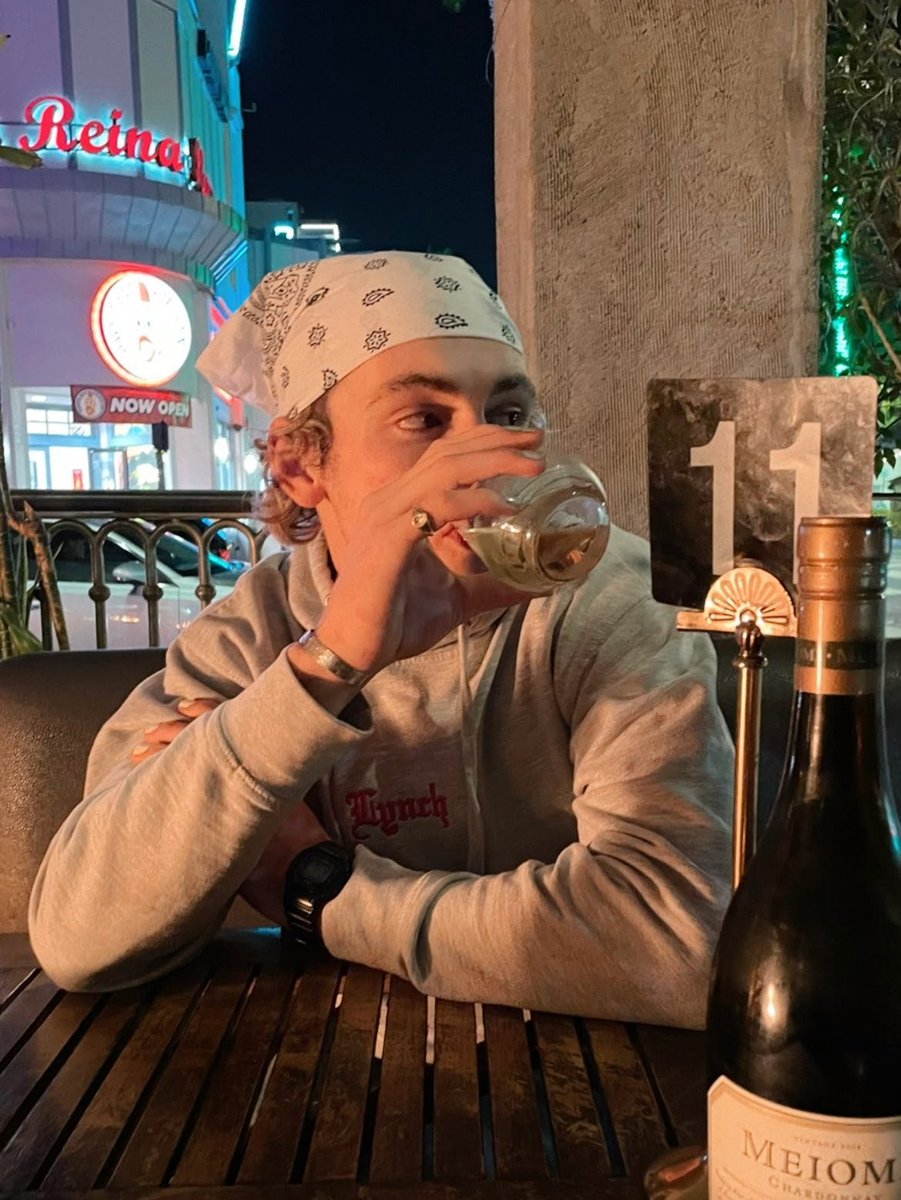 thinksross's tweet photo. ross lynch https://t.co/SwQB0JOaVv
