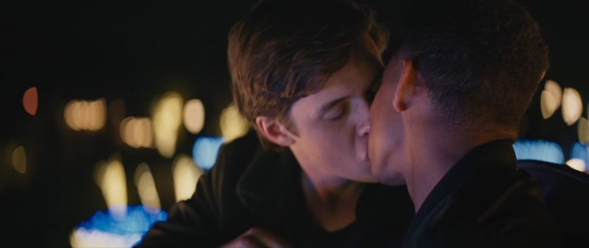 timelycouples's tweet photo. ⚘ - #lovesimon https://t.co/L8NNoT6sxZ