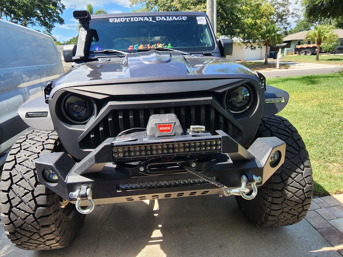 Emotional Damage got a feont end overhaul. We are on a Falcon front end now whoop whoop. @GoJeepstersFL #trailrated