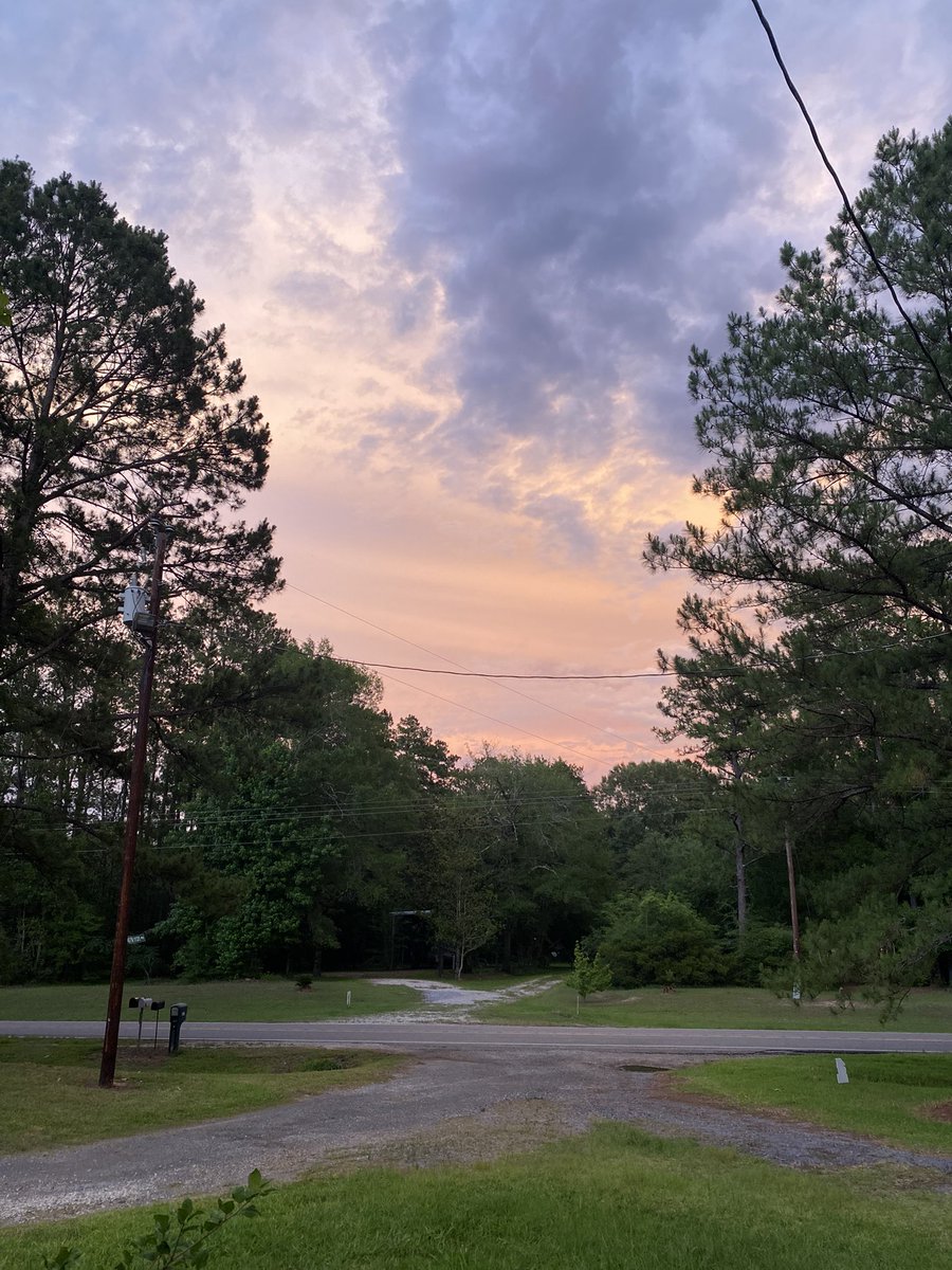 PBHG40's tweet photo. Sky pics are my favorite! https://t.co/FpEg5JfVII