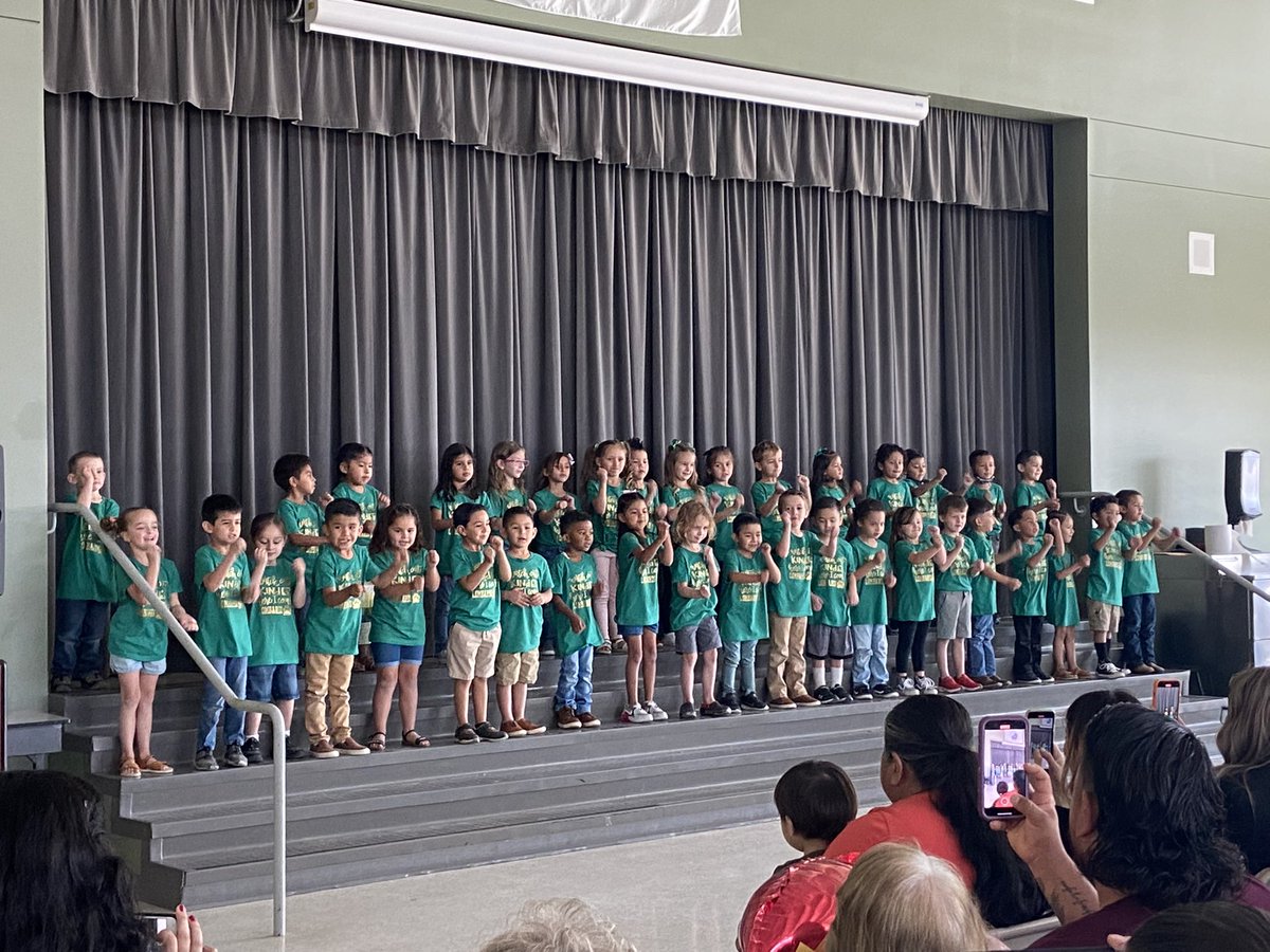 watson_BSD's tweet photo. Setting the foundation…Thank you Mrs. True & Ms. Smothermon for inspiring these IB minds! 🌍#IBBoasting, @lombardibears https://t.co/DnwhKooAsb