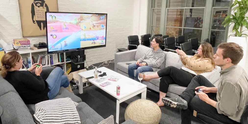 dius_anz's tweet photo. Busy day & night @ the DiUS Sydney office - a city-style #BarbeCURE raising funds for @curecancerau, followed by our monthly games night 🎮 where the office & remote teams joined in for a bit of friendly Mario Kart 🏎 https://t.co/MyRVM8b4Sn