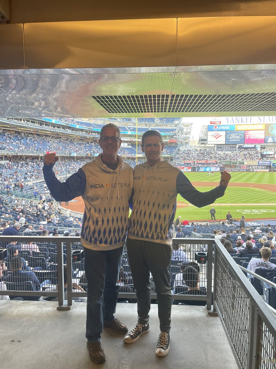 MDALetsPlay's tweet image. #LouGehrigDay may be coming to a close but @Beaniez_ and @liebermanlarry from our community got to celebrate in style! 

@MDAorg